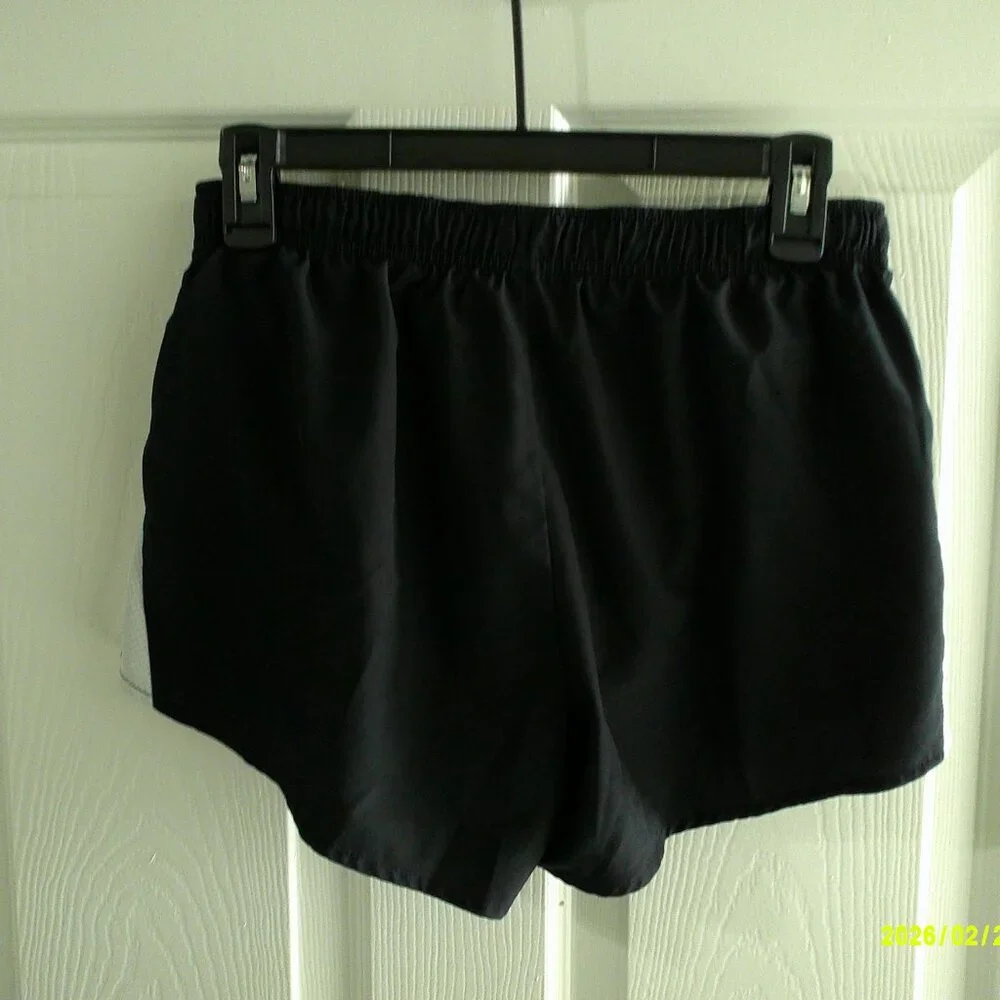 Nike | Dri Fit Black & White Lined Shorts | M